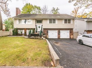 82 Blauvelt Ave, Bergenfield, NJ 07621