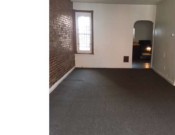 5th image of 728 E Willard St