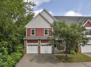 6974 Courtly Rd, Woodbury, MN 55125