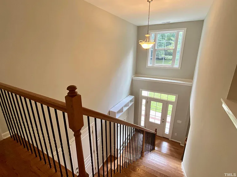 207 Lake Dr — Photo 15