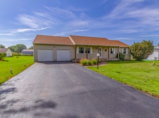 104 Windover Park Dr, Rochelle, IL 61068