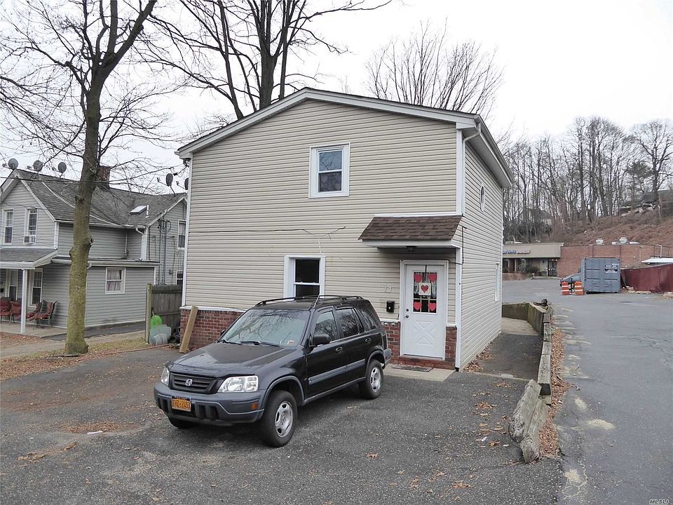1st image of 19 Pearsall Ave APT 2