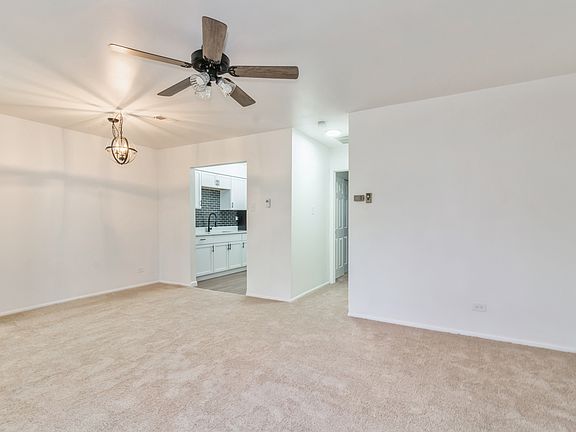 3rd image of 1S271 Dillon Ln
