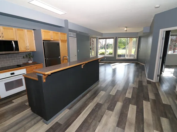 9804 101st St NW #103, Edmonton, AB T5K 2X3
