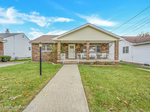 3742 Laurel Ave, Moosic, PA 18507