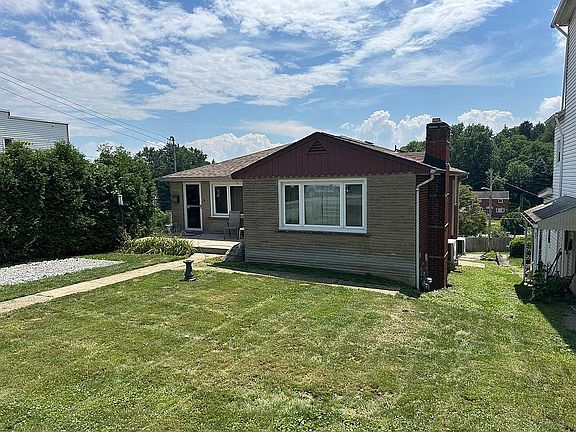 2nd image of 1422 Muldowney Ave