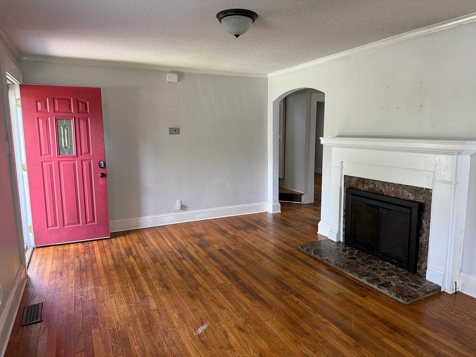 3 bed, 1600 sqft, $1,800 — Photo 4