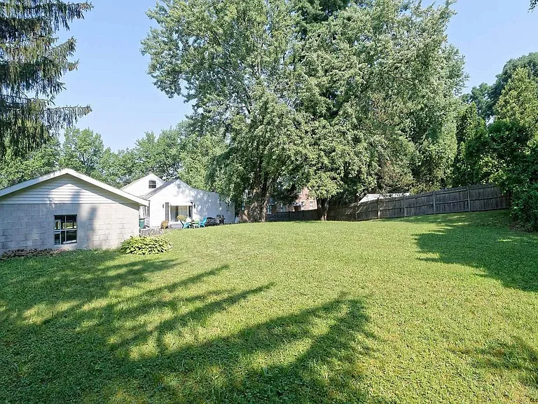 263 N Greenbush Rd — Photo 17