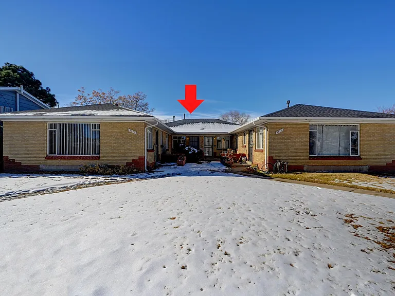 3573 N Leyden St — Photo 1