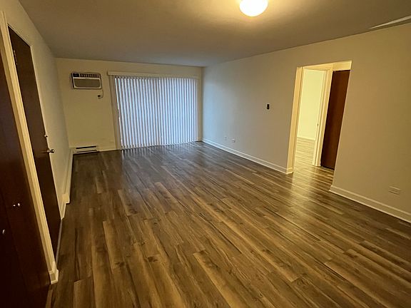 Living Room/Dining Room with Air conditioning