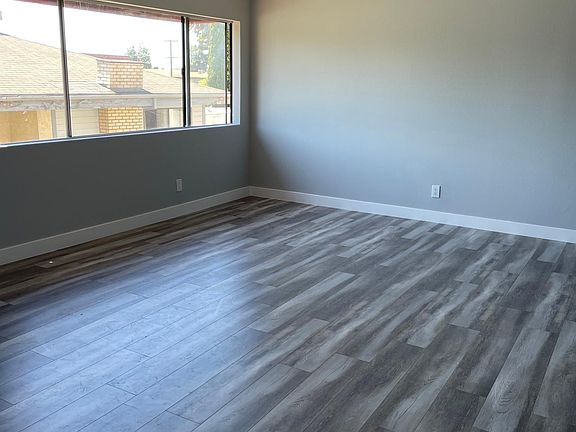 4th image of 814 E Elk Ave #207