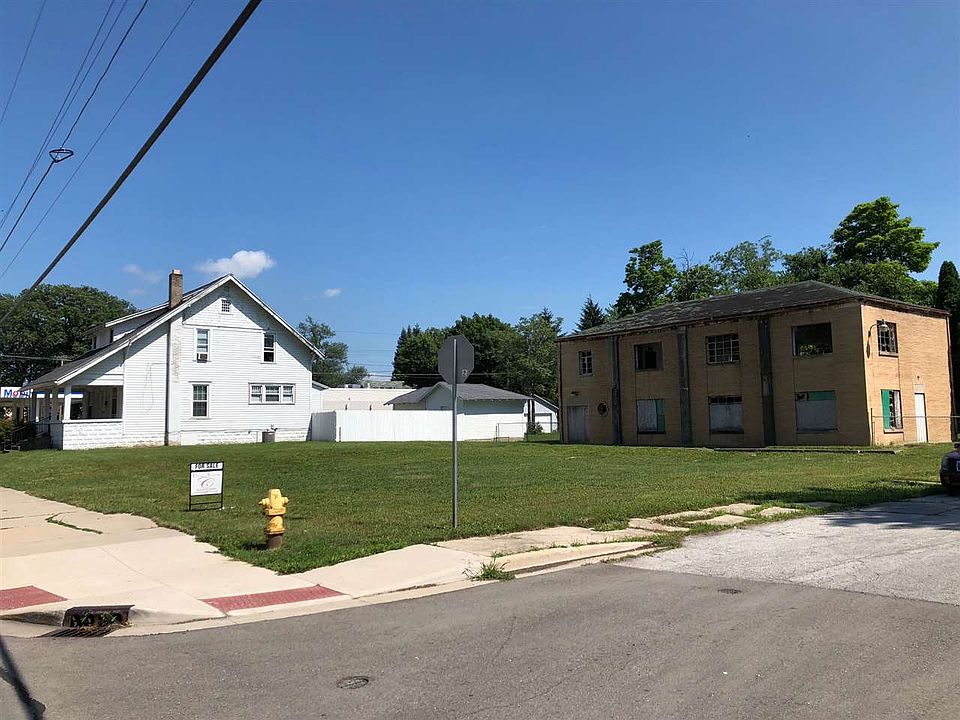 1st image of 215 W 38th St