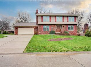 31 Sherwood Cir, Hurricane, WV 25526