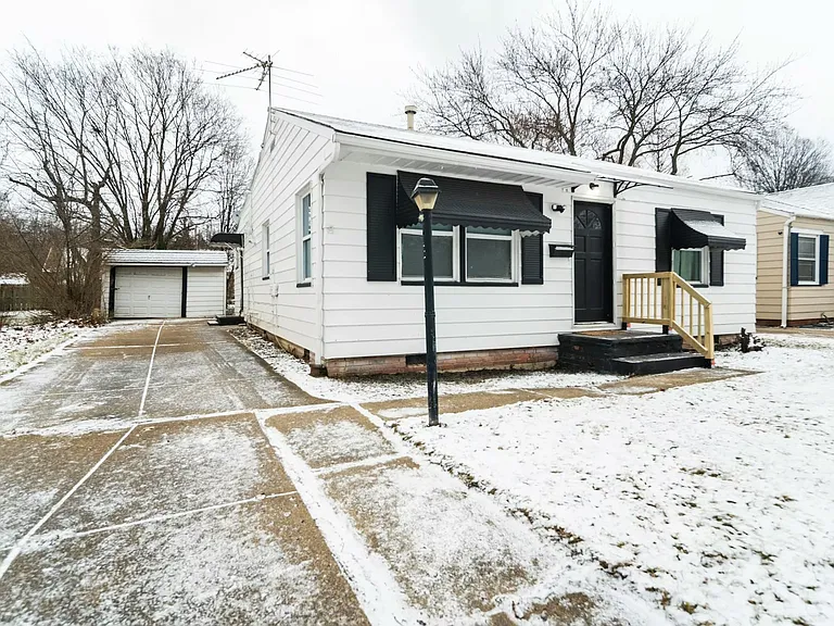 2513 Greenvale Rd — Photo 1