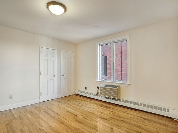 4th image of 586 President St #5AA