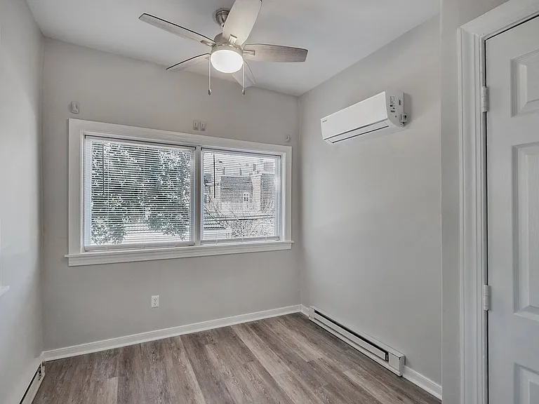 2215 W Grace St #4 — Photo 8
