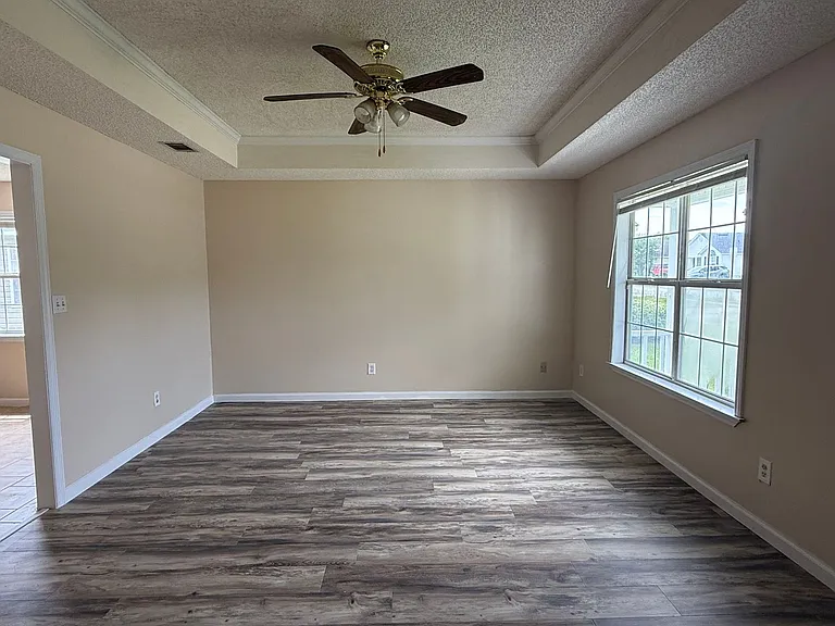 4069 Chadwyck Dr — Photo 3