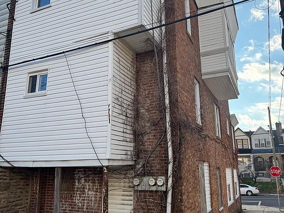 4th image of 5951 Kemble Ave