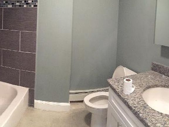 5th image of 231 Norfolk St APT 1