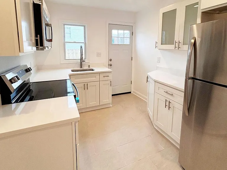 3047 Coral St — Photo 1