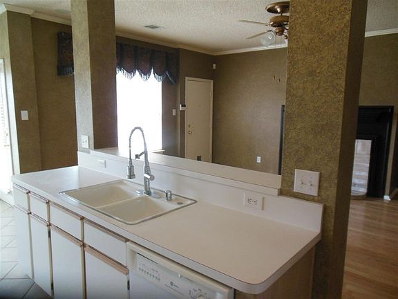 3rd image of 7714 Harbor Dr