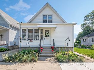 1215 Guernsey Ct, Saint Joseph, MI 49085