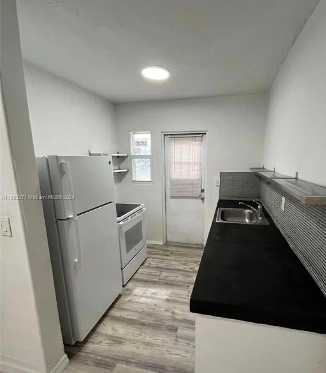 Building Photo - 944 Meridian Ave #4