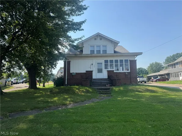 521 S Prospect Ave, Hartville, OH 44632