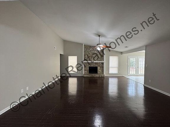 3rd image of 6533 Thamesmead Ln