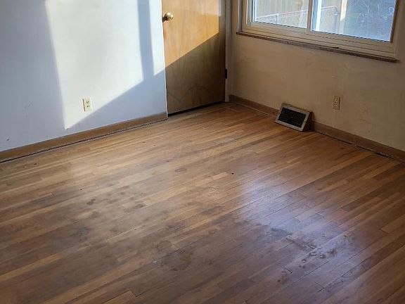 5th image of 4366 Beechgrove Dr