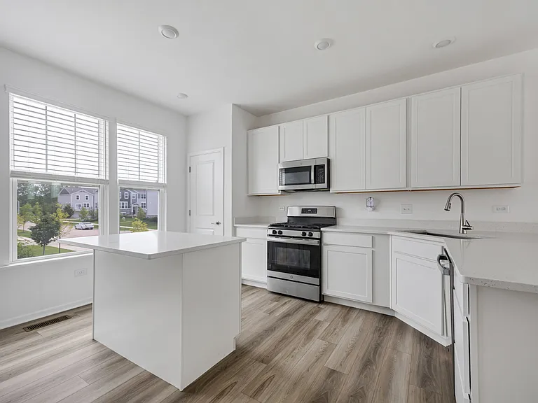 553 Wolverine Dr — Photo 10