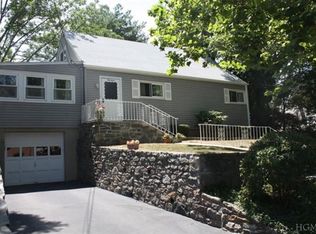 14 Hazelton Rd, Yonkers, NY 10710