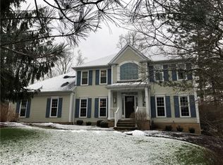 35146 Quartermane Cir, Solon, OH