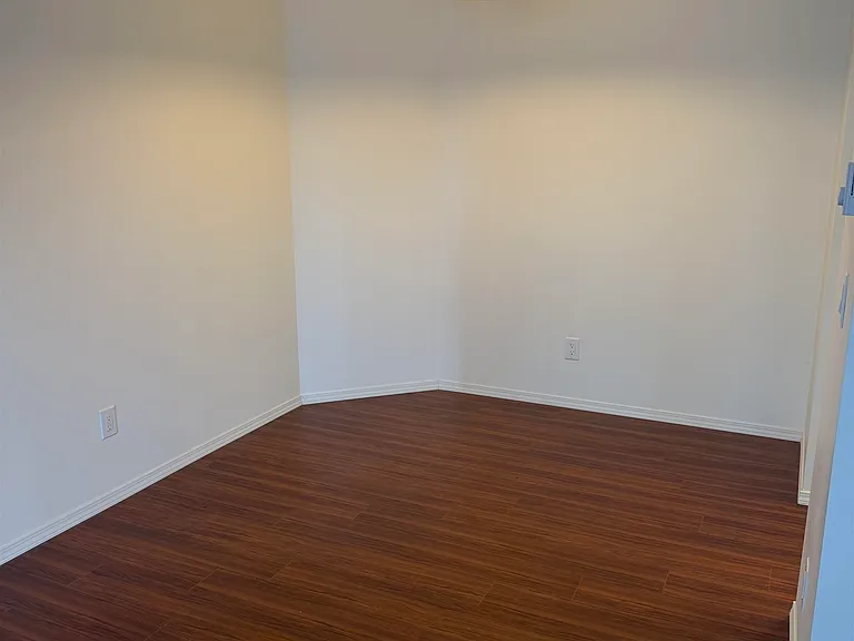 2915 Glen Dr — Photo 7