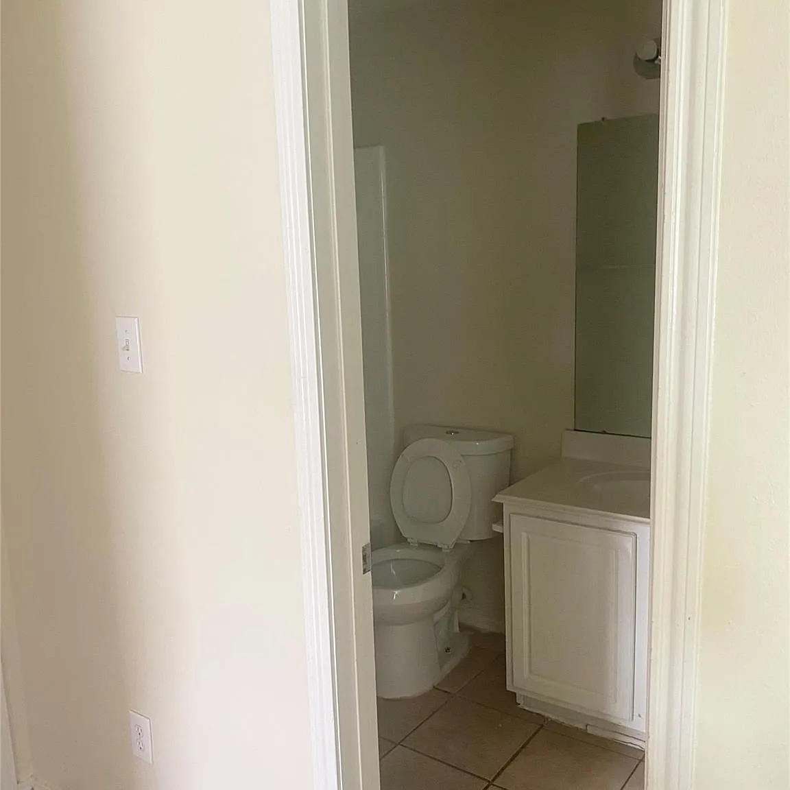 3 bed, 2.5 bath, 1628 sqft, $1,800 — Photo 4