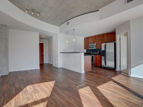 3rd image of 1700 Bassett St Unit 2018