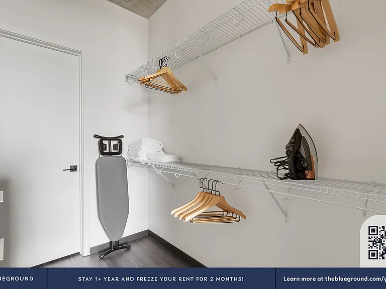 Walk-in Closet