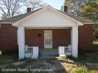 713 Chesnut St, Camden, SC 29020