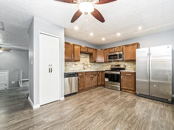 2nd image of 3545 Dahlgreen Dr