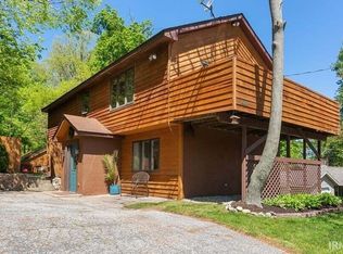 7028 N Bungalow Dr, New Carlisle, IN 46552