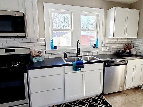 4th image of 2509 Parchmount Ave