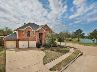 10702 Barker Lake Ct, Cypress, TX 77433