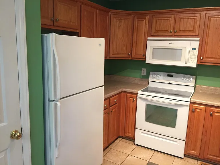 111 E Rockway St — Photo 7