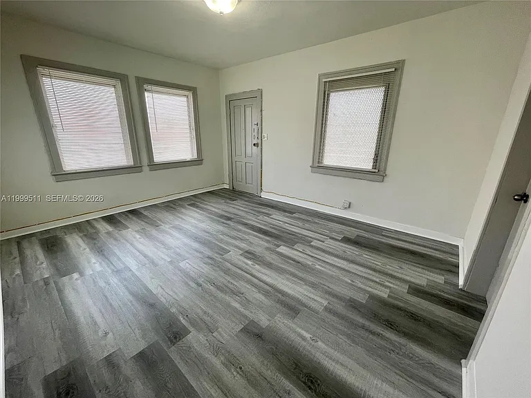 442 SW 10th Ave #1 — Photo 6