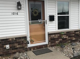 1016 Berkley Cir, Mishawaka, IN 46544