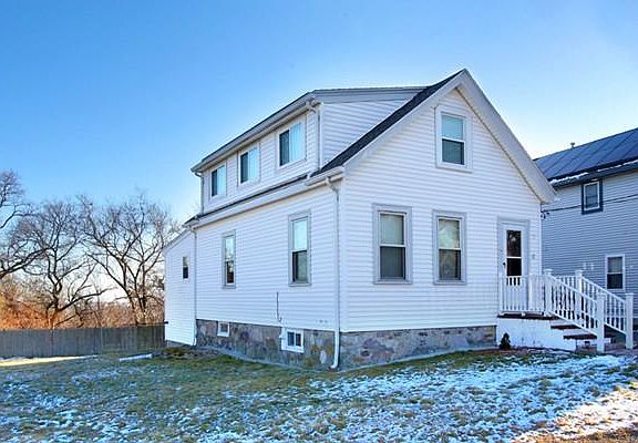 2nd image of 32 Basswood Ave