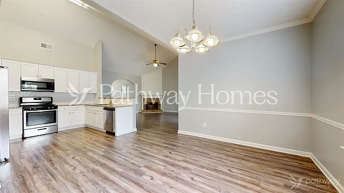 8401 Somerton Cir — Photo 7