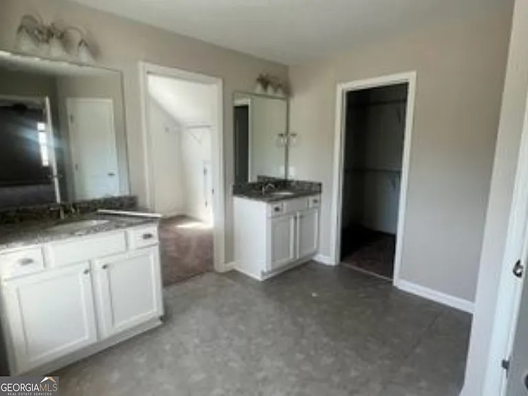 135 Sams Dr — Photo 16