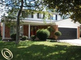 42842 Sycamore Dr, Sterling Heights, MI 48313