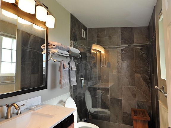 5th image of 10920 W Windsor Dr